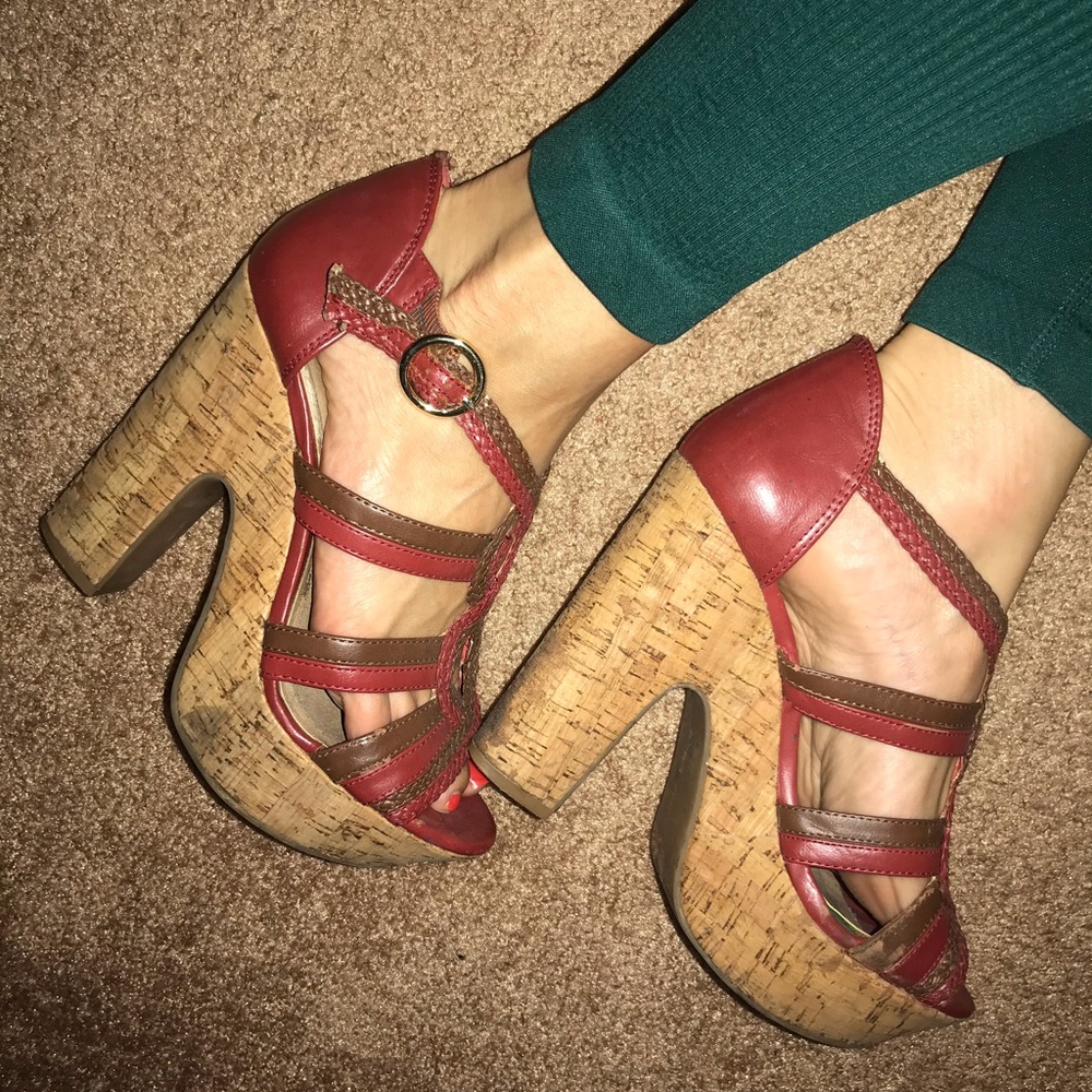 Bcbg cork screw platform heels